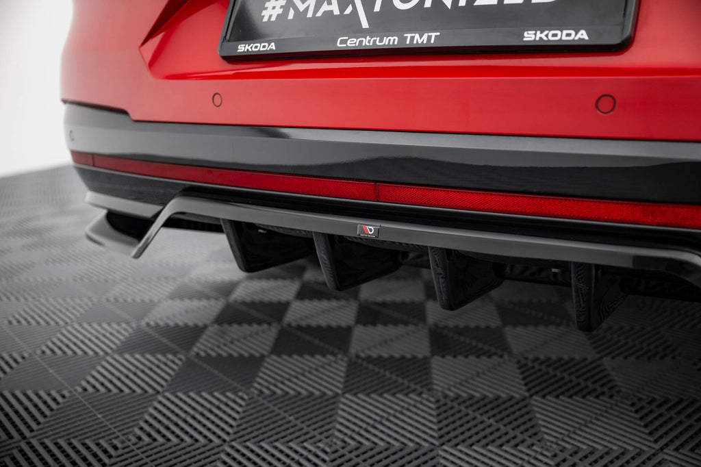 Splitter Posteriore Centrale Skoda Enyaq iV Coupé Mk1 RS — vista posteriore