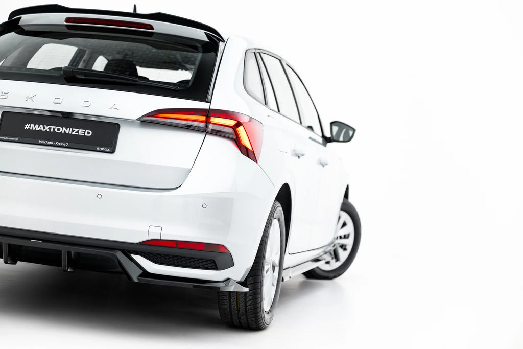 Splitter Posteriore Centrale Skoda Scala MK1 Facelift — vista laterale