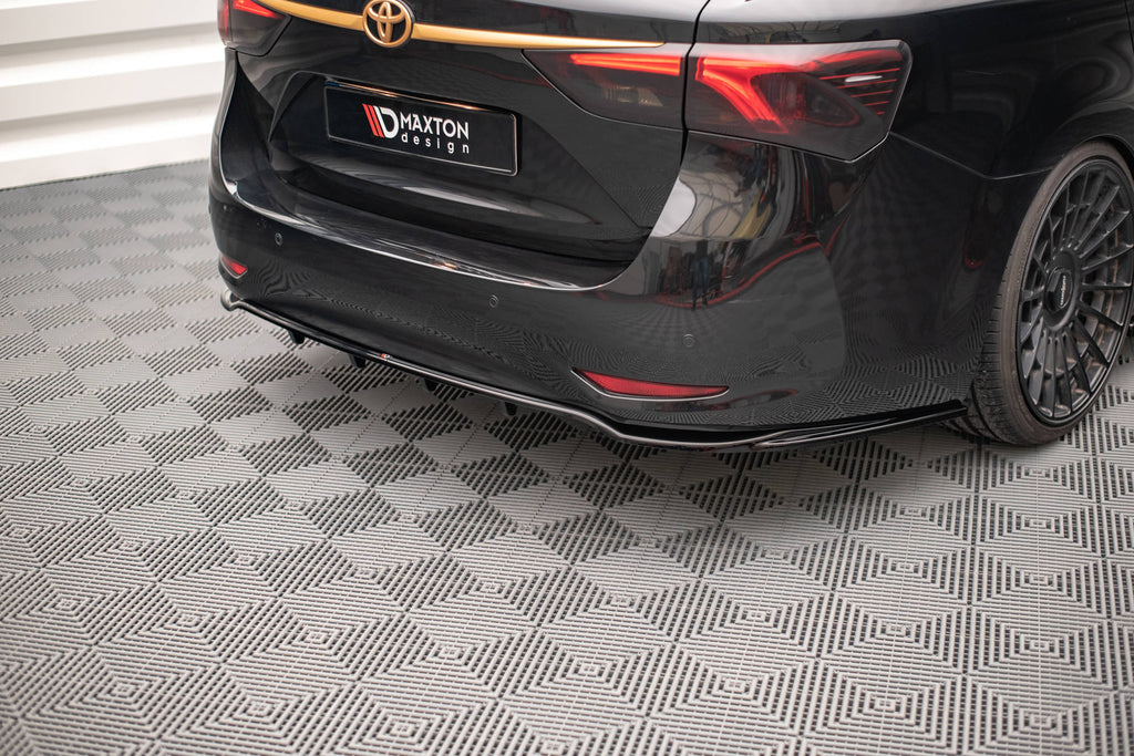 Splitter Posteriore Centrale Toyota Avensis Mk3 Facelift — montato sulla vettura