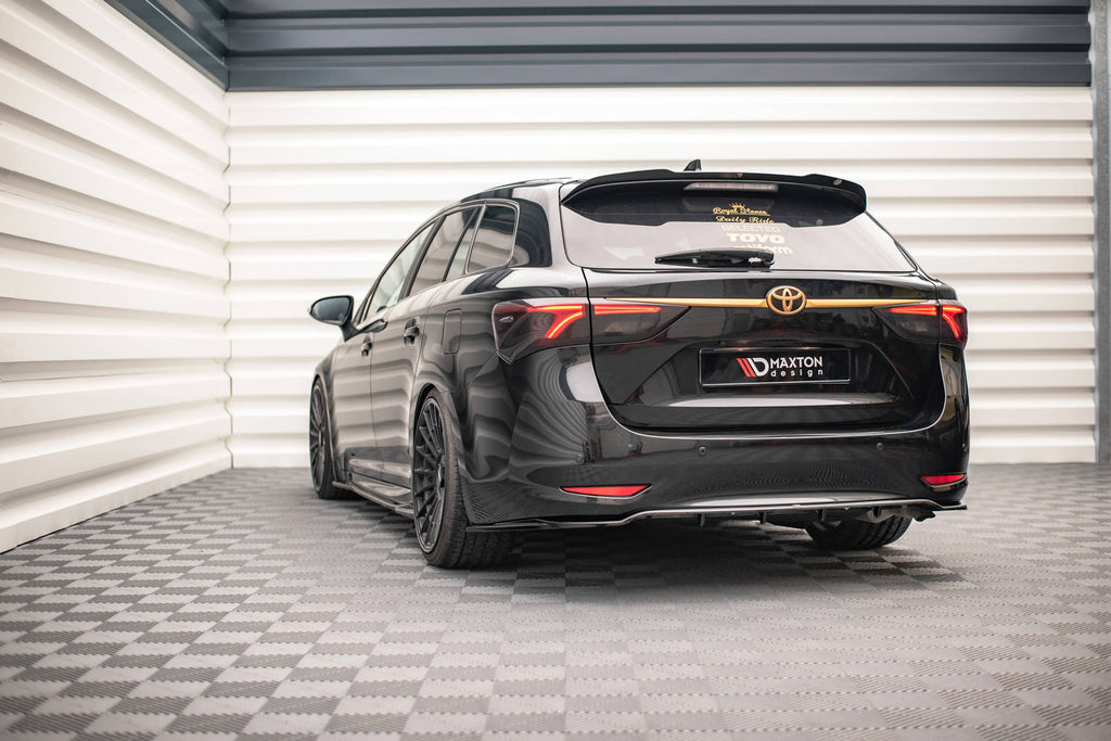 Splitter Posteriore Centrale Toyota Avensis Mk3 Facelift — vista laterale