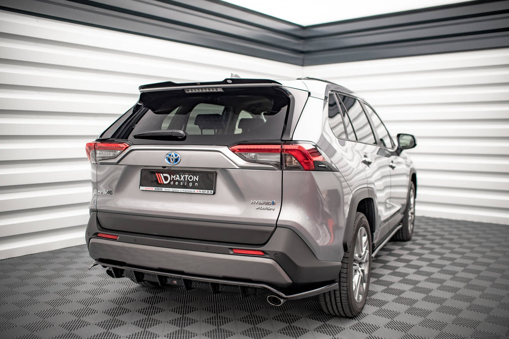 Splitter Posteriore Centrale Toyota RAV4 Mk5 Adventure — montato sulla vettura