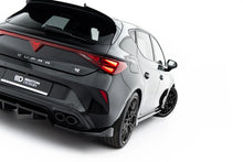 Load image into Gallery viewer, Splitter Posteriore Centrale V.1 Cupra Ateca Hatchback Mk1 Facelift Leon — vista posteriore