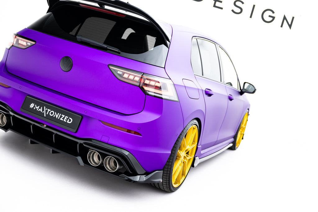 Splitter Posteriore Centrale V.1 Volkswagen Golf R Hatchback Mk8 — vista angolata
