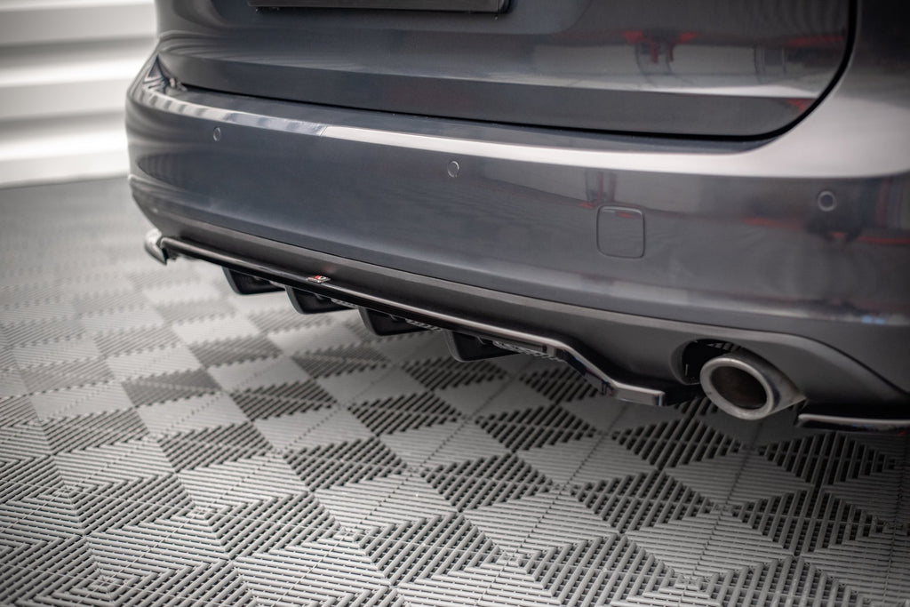 Splitter Posteriore Centrale V.1 Volvo V90 Mk2 — montato sulla vettura