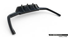 Load image into Gallery viewer, Splitter Posteriore Centrale V.3 Land Rover Range Rover Sport Mk1 R-Dynamic — dettaglio del fissaggio