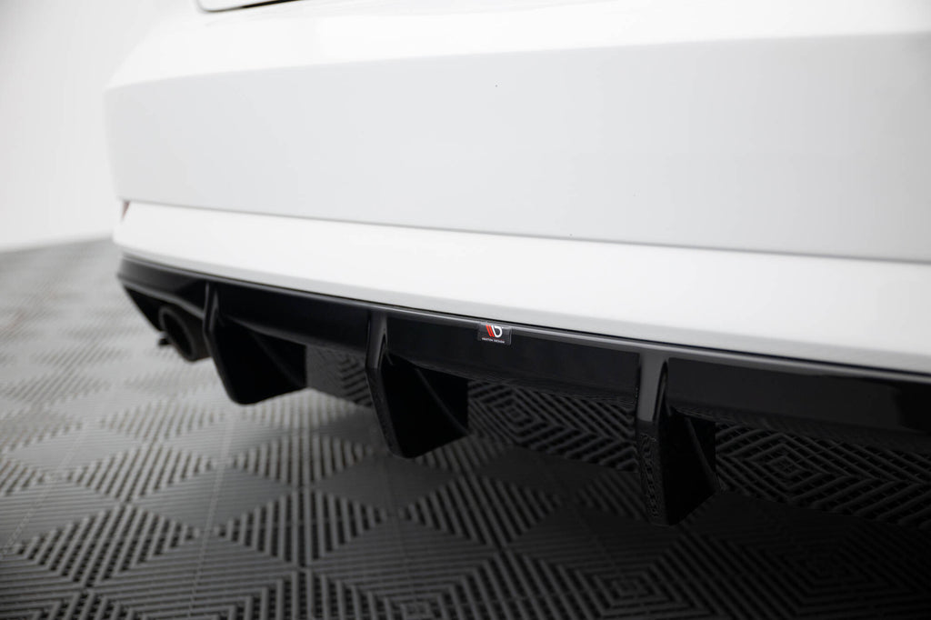 Diffusore Posteriore Audi A3 Berlina 8V Facelift (scarico singolo su entrambi i lati) — dettaglio del profilo