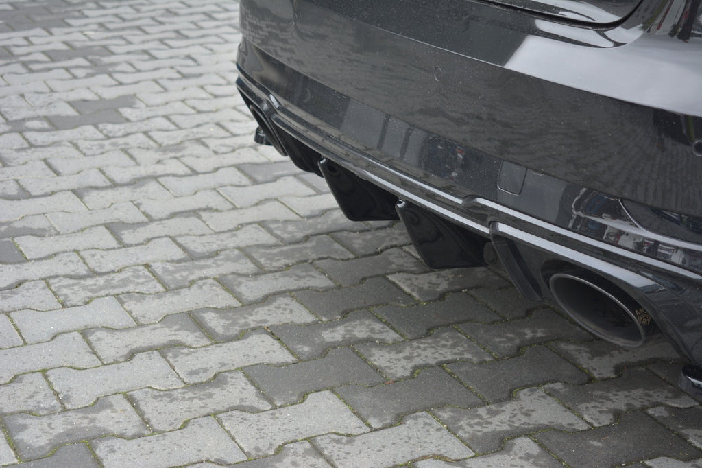 Diffusore posteriore Maxton Design per Audi RS3 8V Facelift Sportback, ABS nero lucido - dettaglio del profilo