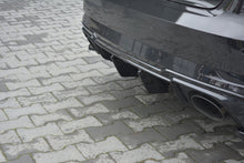 Carica l'immagine nel visualizzatore di Gallery, Diffusore posteriore Maxton Design per Audi RS3 8V Facelift Sportback, ABS nero lucido - dettaglio del profilo