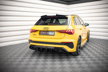 Load image into Gallery viewer, Diffusore Posteriore Audi RS3 8Y — dettaglio della superficie