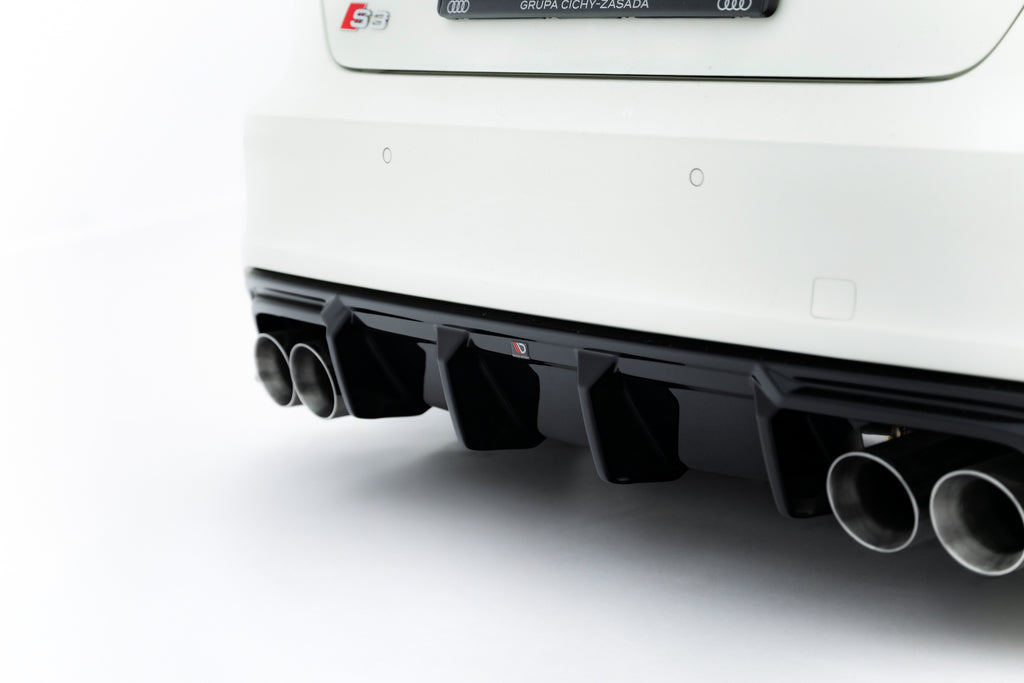 Diffusore Posteriore Audi S3 Sportback 8V S-Line — particolare della finitura