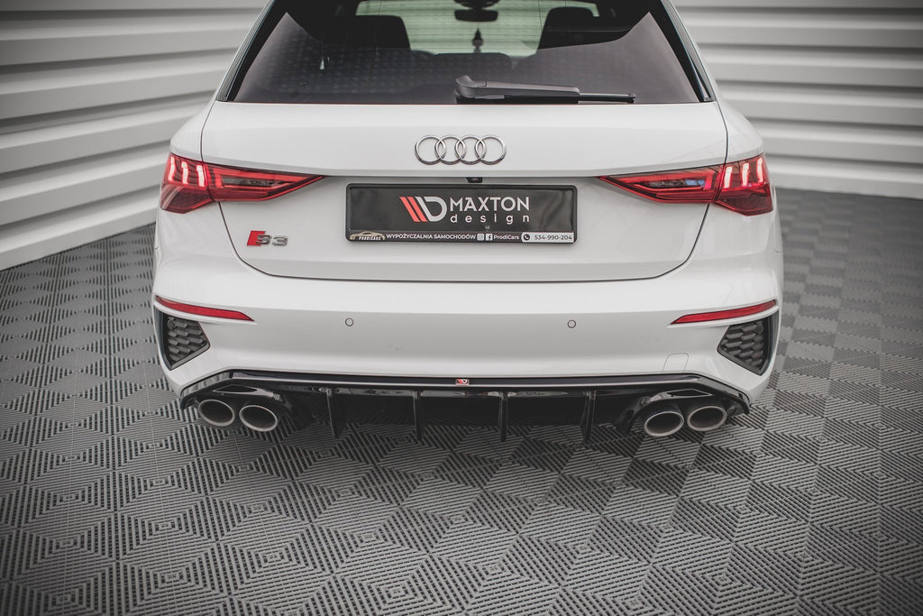 Diffusore posteriore Maxton Design per Audi S3 Sportback 8Y, ABS nero lucido — particolare della finitura