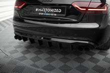 Load image into Gallery viewer, Diffusore Posteriore Audi S5 8T S-Line — dettaglio del fissaggio