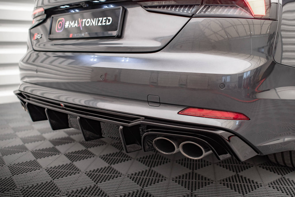 Diffusore posteriore Audi S5 F5 Sportback montato sulla vettura