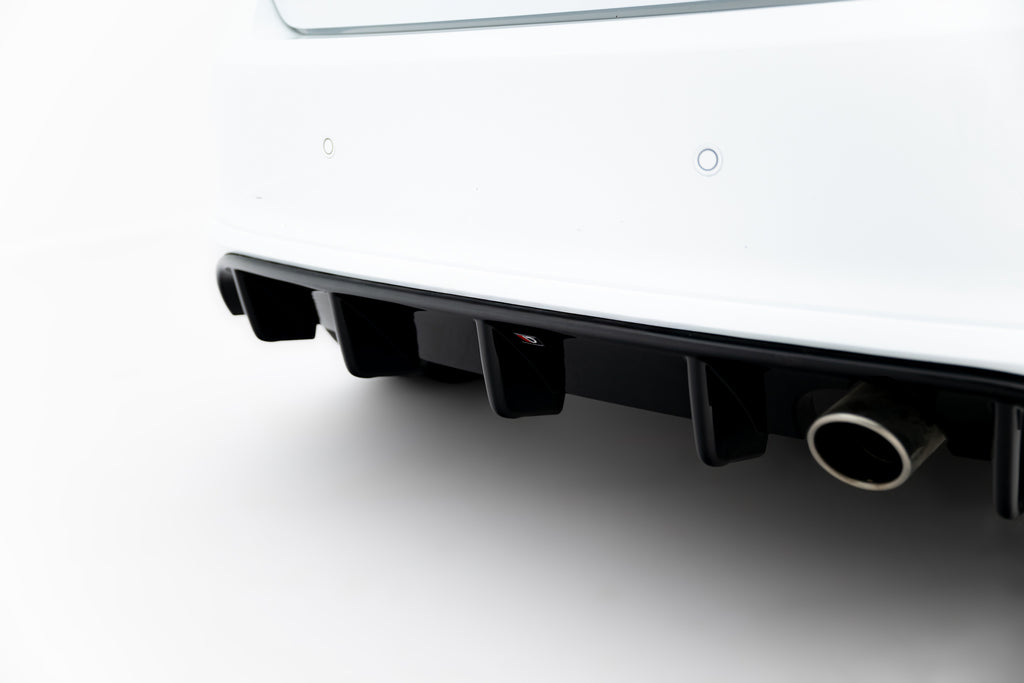 Diffusore posteriore Maxton Design per Ford Fiesta Mk8 ST-Line, ABS nero lucido - dettaglio del profilo