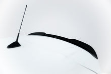 Carica l'immagine nel visualizzatore di Gallery, Estensione spoiler Maxton Design per Renault Clio RS Mk4 montato sulla vettura, ABS nero lucido