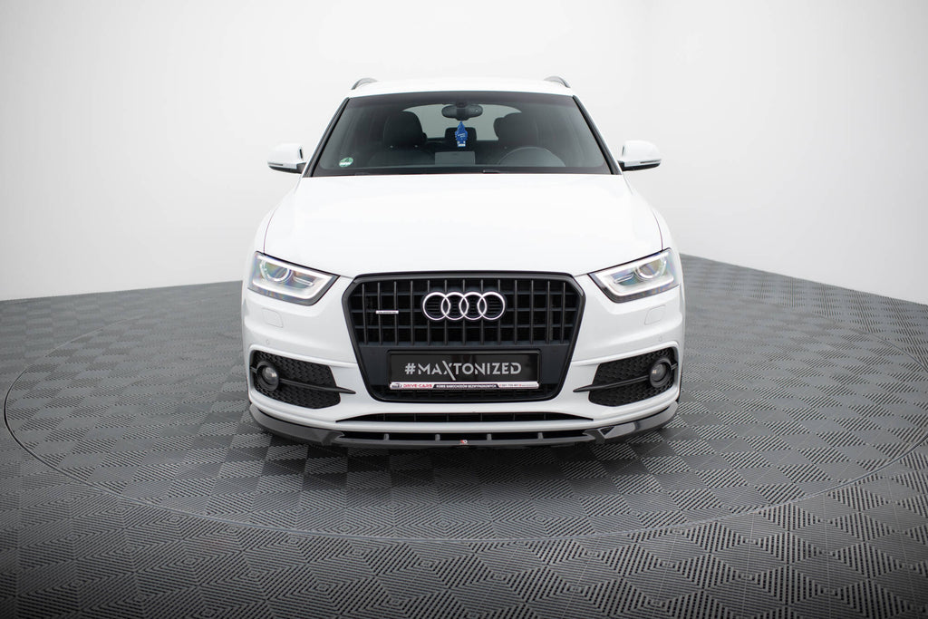 Set di Splitter Audi Q3 8U S-Line — vista angolata