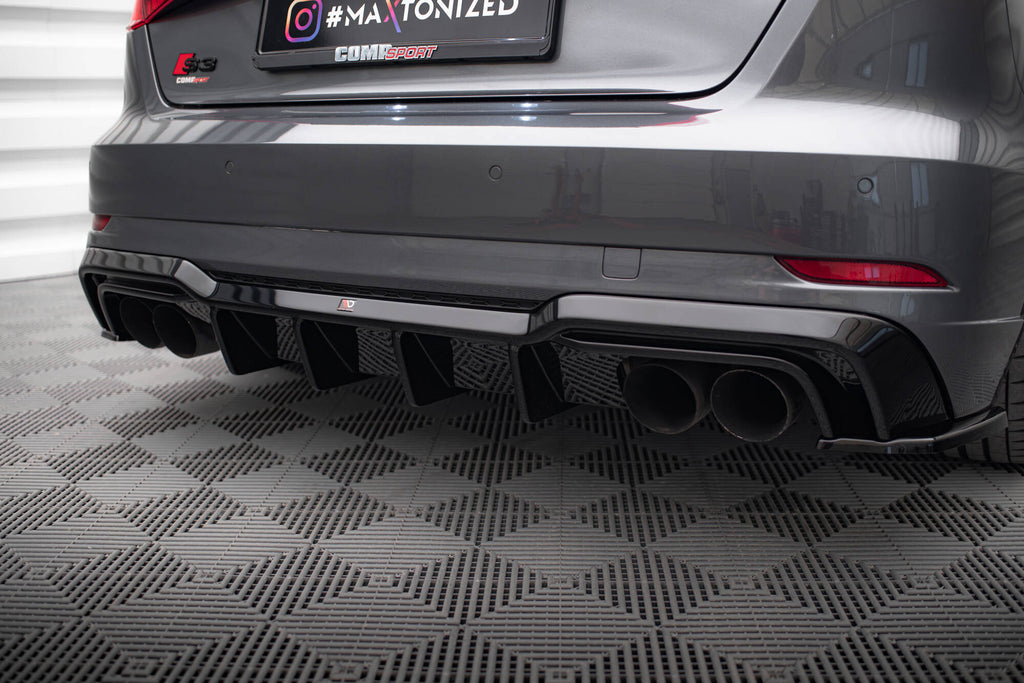 Set di Splitter Audi S3 Sportback 8V Facelift — dettaglio della superficie