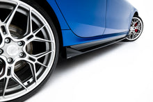 Load image into Gallery viewer, Set di Splitter BMW Serie 2 Gran Coupe F74 M-Pack — particolare del bordo