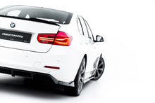 Load image into Gallery viewer, Set di Splitter BMW Serie 3 Berlina F30 Sportline — dettaglio del fissaggio