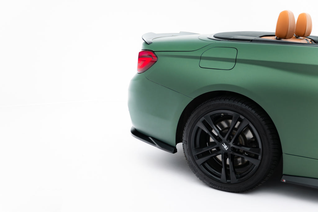 Set di Splitter BMW Serie 4 Cabrio F33 — vista angolata