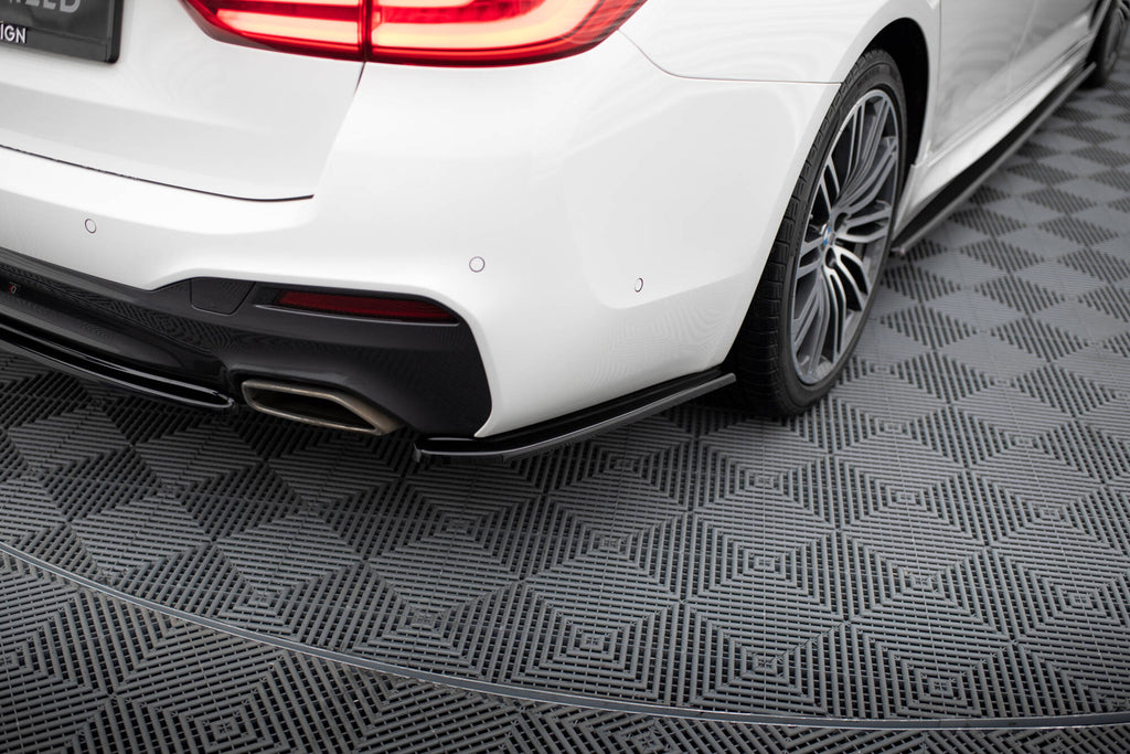 Set di Splitter BMW Serie 5 Berlina G30 M-Pack — dettaglio del fissaggio