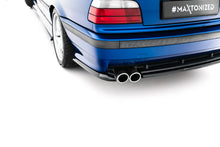 Carica l'immagine nel visualizzatore di Gallery, Set di Splitter BMW M3 / 3 M-Pack Coupe / Cabrio E36 — vista angolata