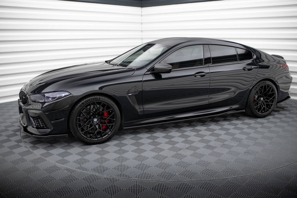Set di Splitter BMW Serie M8 F93 — dettaglio della superficie
