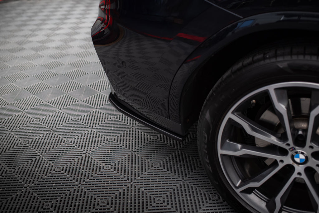 Set di Splitter BMW X4 G02 M-Pack — montato sulla vettura