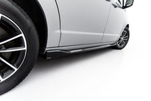 Load image into Gallery viewer, Set di Splitter Dodge Grand Caravan Mk5 Facelift — particolare del bordo