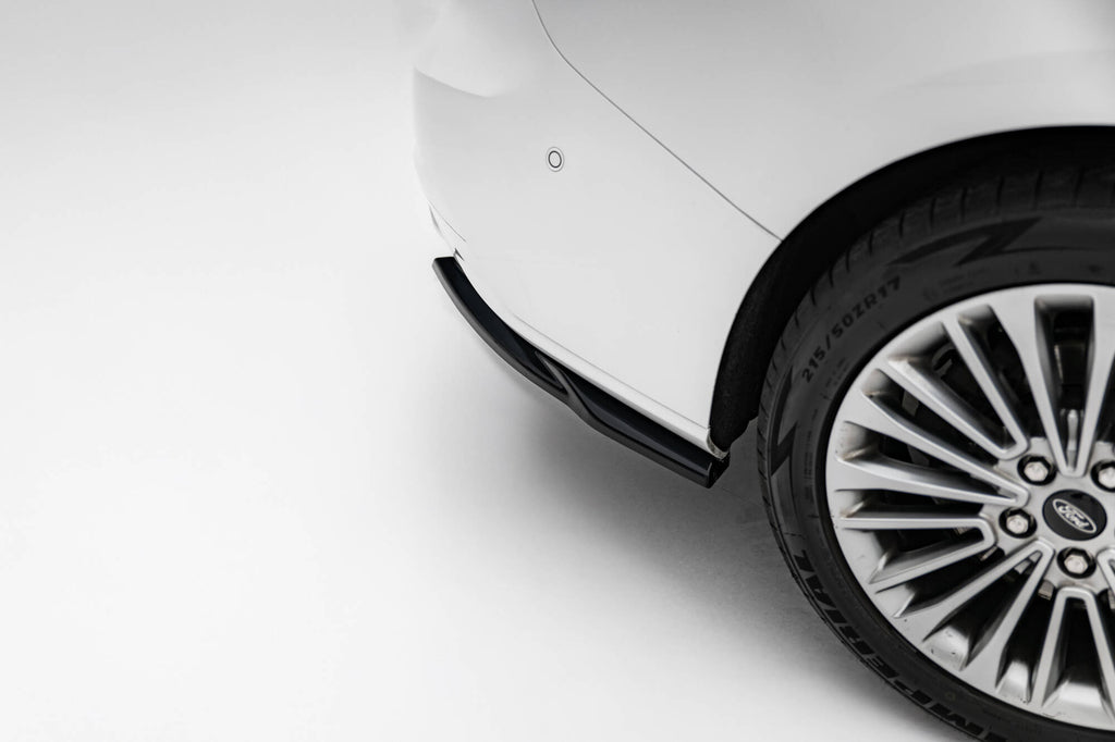 Set di Splitter Ford Focus Station Wagon Mk4 Vignale — vista dall'alto