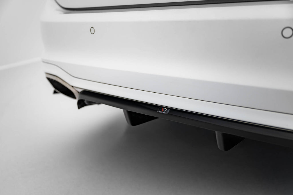 Set di Splitter Ford Focus Station Wagon Mk4 Vignale — montato sulla vettura