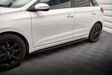 Carica l'immagine nel visualizzatore di Gallery, Set di Splitter Hyundai i20 Mk2 Facelift — dettaglio del fissaggio