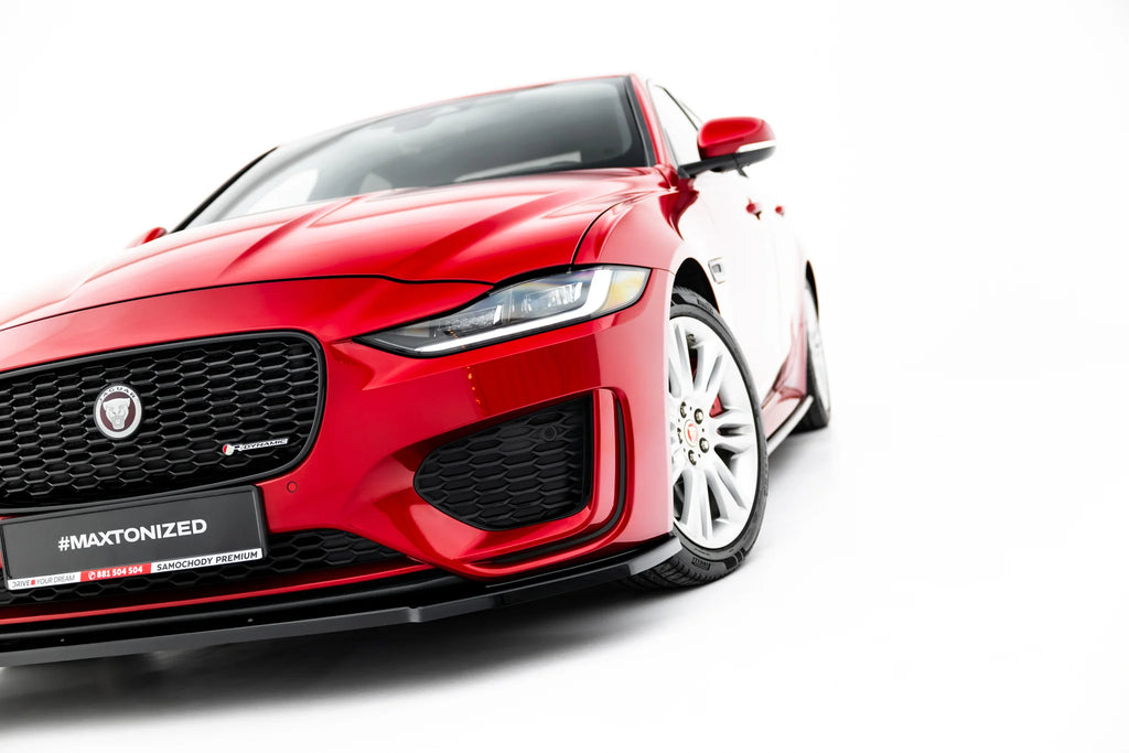 Set di Splitter Jaguar XE X760 Facelift R-Dynamic — montato sulla vettura
