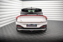 Load image into Gallery viewer, Set di Splitter Kia EV6 Mk1 GT-Line — dettaglio del fissaggio