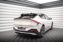 Load image into Gallery viewer, Set di Splitter Kia EV6 Mk1 GT-Line — vista angolata