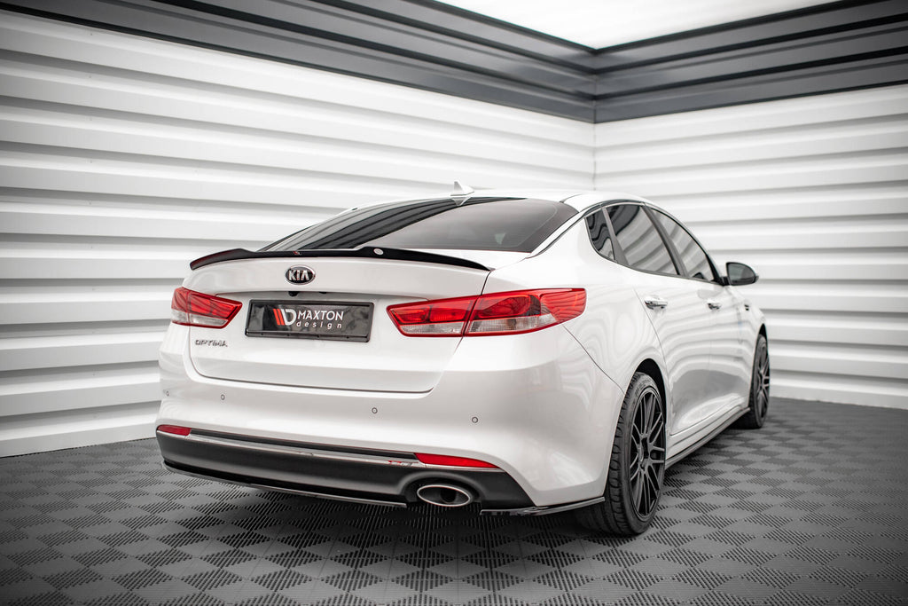 Set di Splitter Kia Optima Mk4 — dettaglio del fissaggio