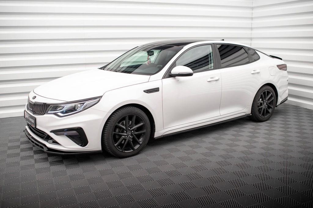 Set di Splitter Kia Optima MK4 Facelift — particolare della finitura