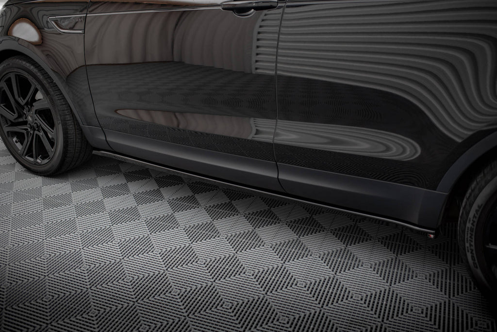 Set di Splitter Land Rover Discovery HSE Mk5 — particolare della finitura