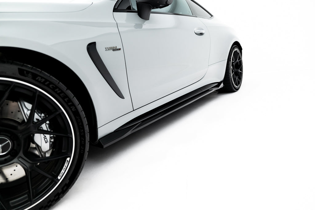 Set di Splitter Mercedes-AMG CLE 53 Aero C236 — montato sulla vettura