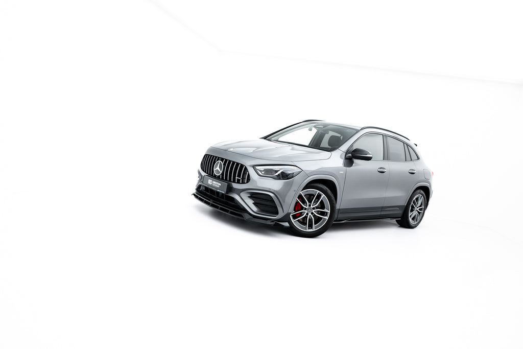 Set di Splitter Mercedes GLA 35 AMG H247 Facelift — particolare della finitura