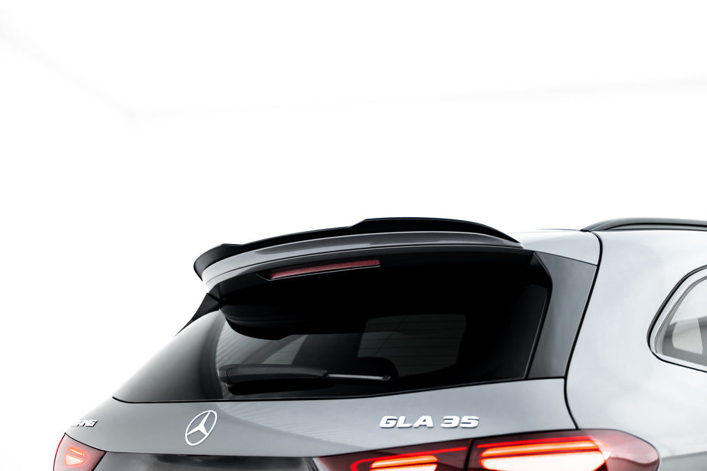 Set di Splitter Mercedes GLA 35 AMG H247 Facelift — particolare del bordo