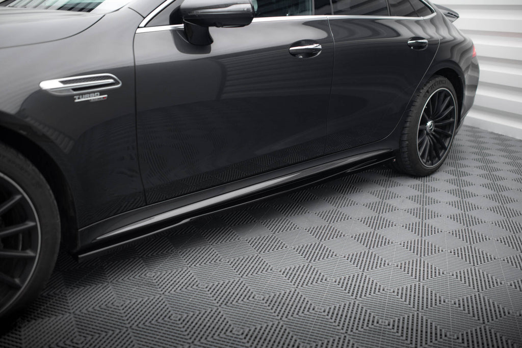 Set di Splitter Mercedes-AMG GT 53 Berlina 4 Porte X290 — particolare del bordo