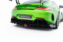 Load image into Gallery viewer, Set di Splitter Mercedes-AMG GT R C190 Facelift — dettaglio del fissaggio