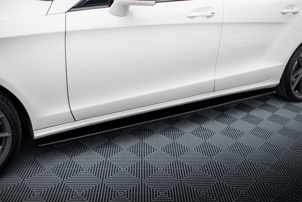Set di Splitter Mercedes CLS C218 AMG-Line — dettaglio del profilo