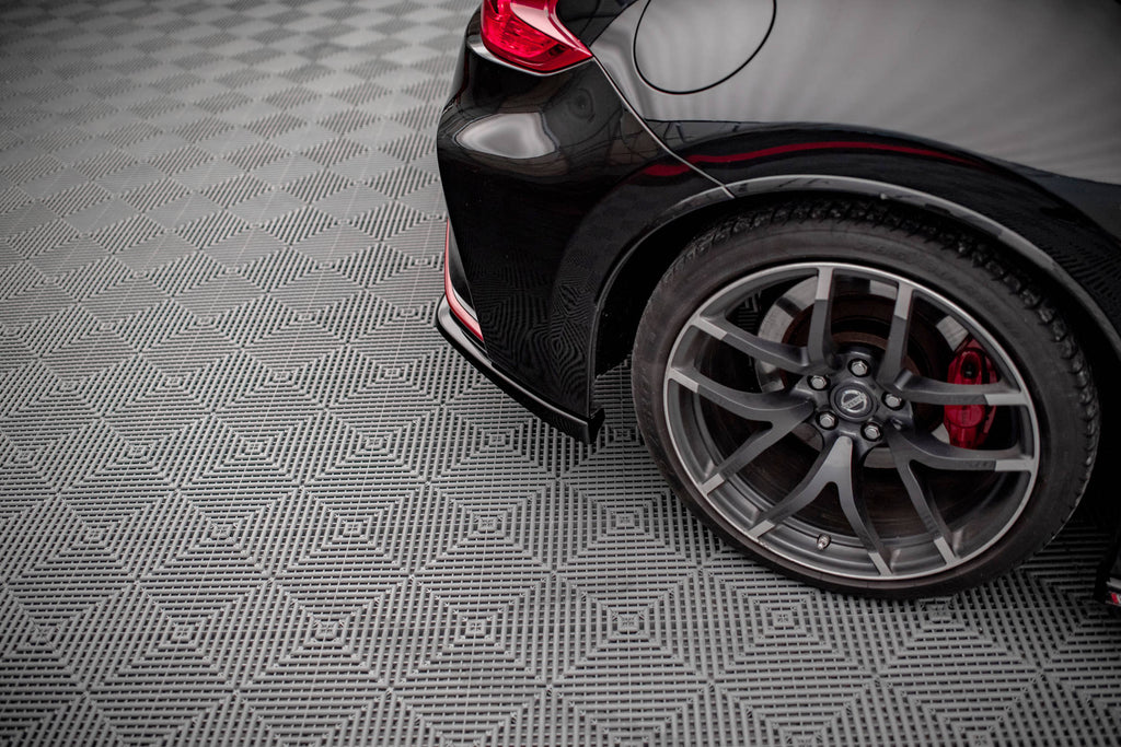 Set di Splitter Nissan 370Z Nismo Facelift — particolare del bordo