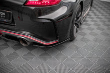 Carica l'immagine nel visualizzatore di Gallery, Set di Splitter Nissan 370Z Nismo Facelift — vista angolata