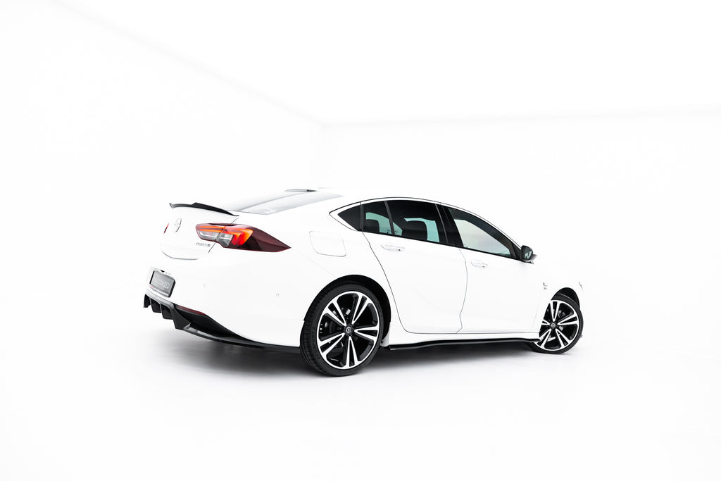 Set di Splitter Opel Insignia Mk2 OPC-Line — particolare della finitura