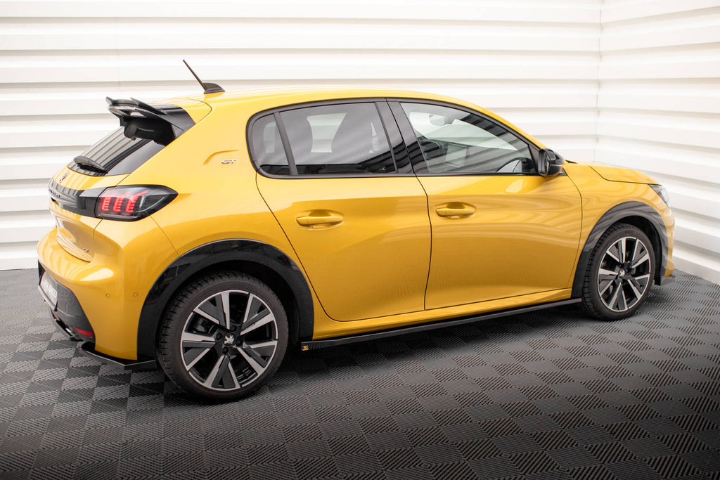 Set di Splitter Peugeot 208 Mk2 GT — montato sulla vettura