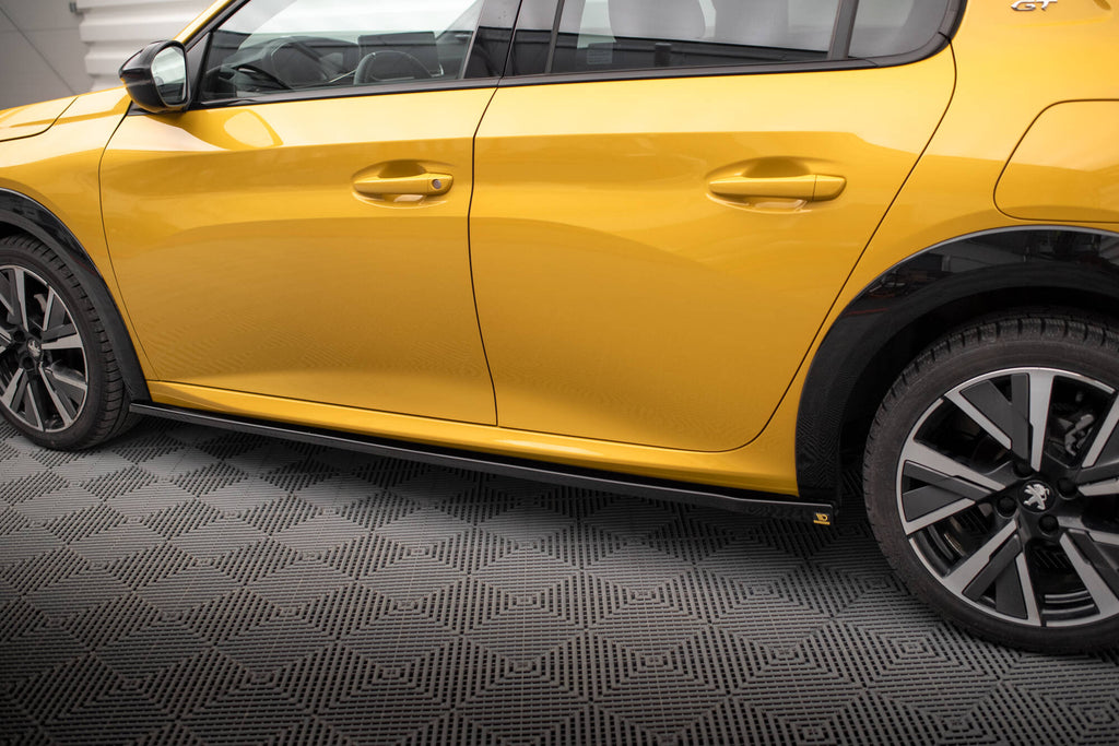 Set di Splitter Peugeot 208 Mk2 GT — particolare della finitura