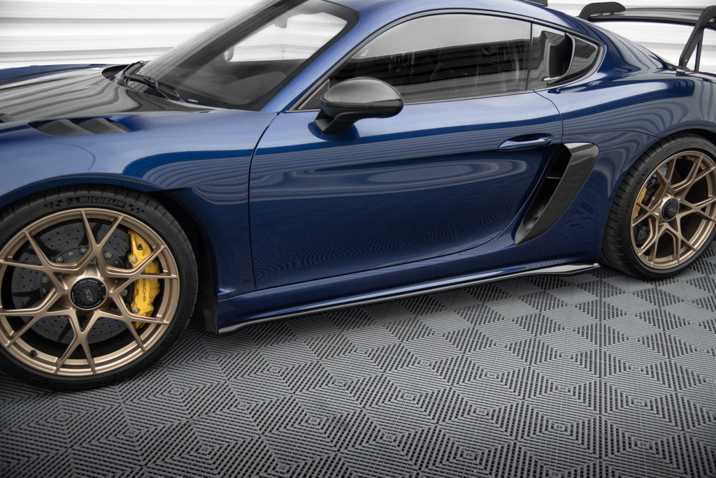 Set di Splitter Porsche Cayman 982c GT4 RS — montato sulla vettura